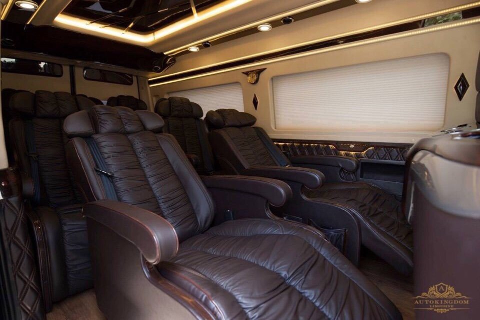 Cho thuê xe LIMOUSINE 3